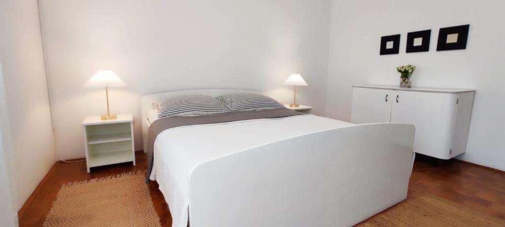 Amazing Seaview Apartment With A Balcony Near The Beach - Kneza Trpimira I Zadar Exterior photo