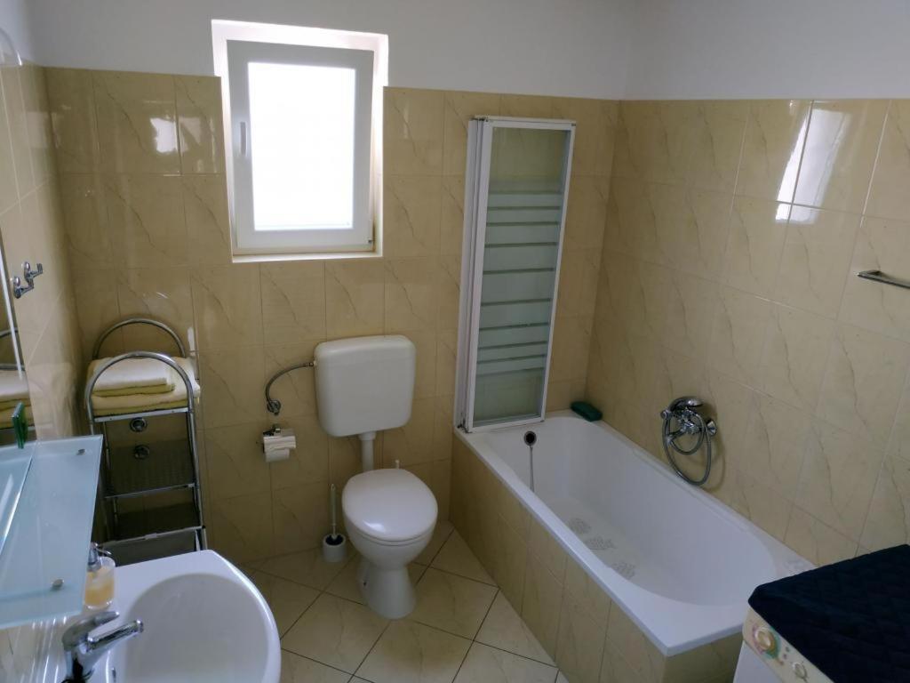 Amazing Seaview Apartment With A Balcony Near The Beach - Kneza Trpimira I Zadar Exterior photo