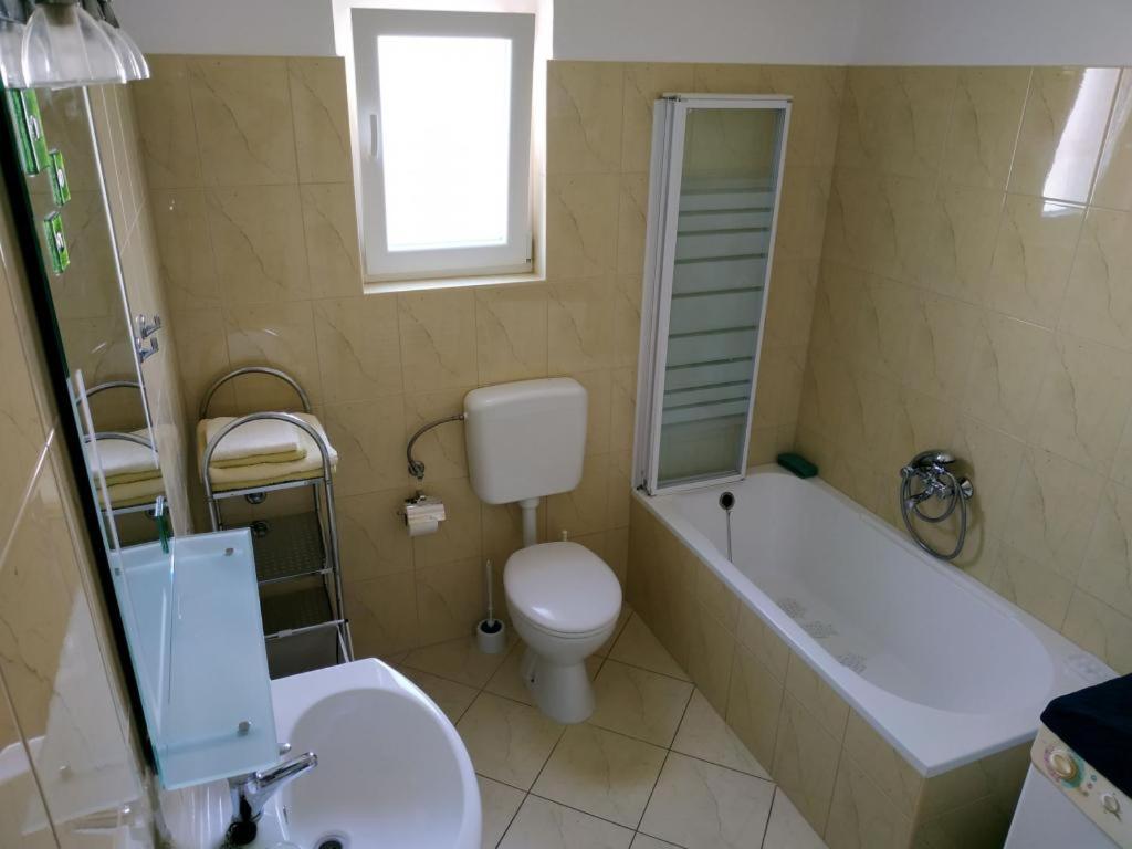 Amazing Seaview Apartment With A Balcony Near The Beach - Kneza Trpimira I Zadar Exterior photo