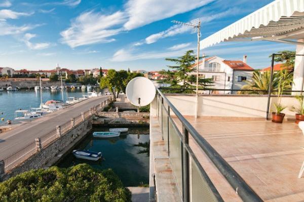 Amazing Seaview Apartment With A Balcony Near The Beach - Kneza Trpimira I Zadar Exterior photo